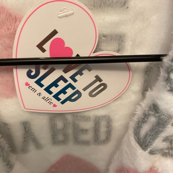 Girls NWT Em & Alfie Soft Fuzzy Bathrobe Robe I Love My Bed L - Picture 8 of 9